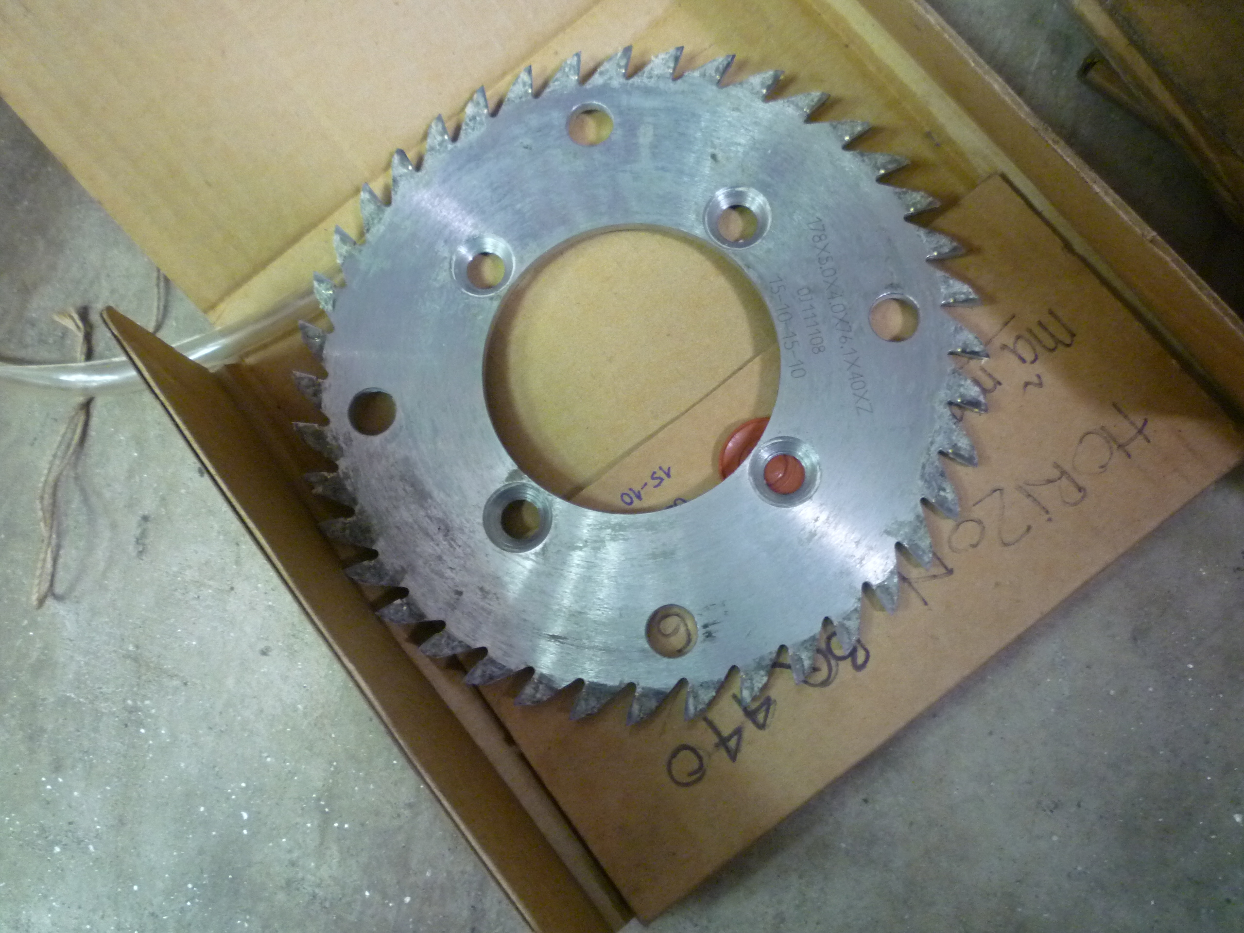 Lưỡi phay của máy vào bìa 