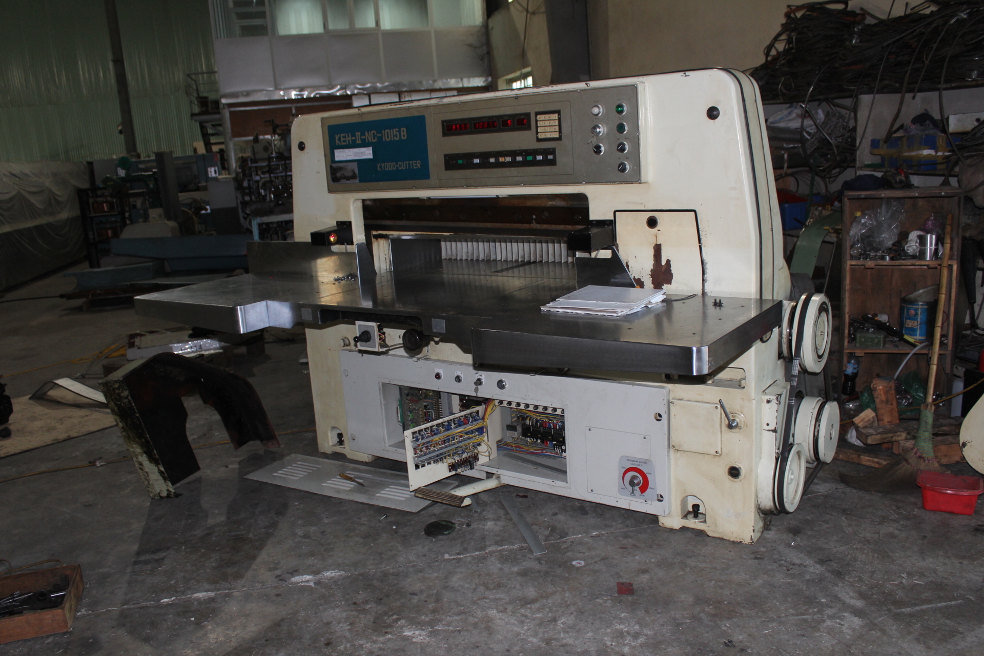 Máy dao KYODO TP342