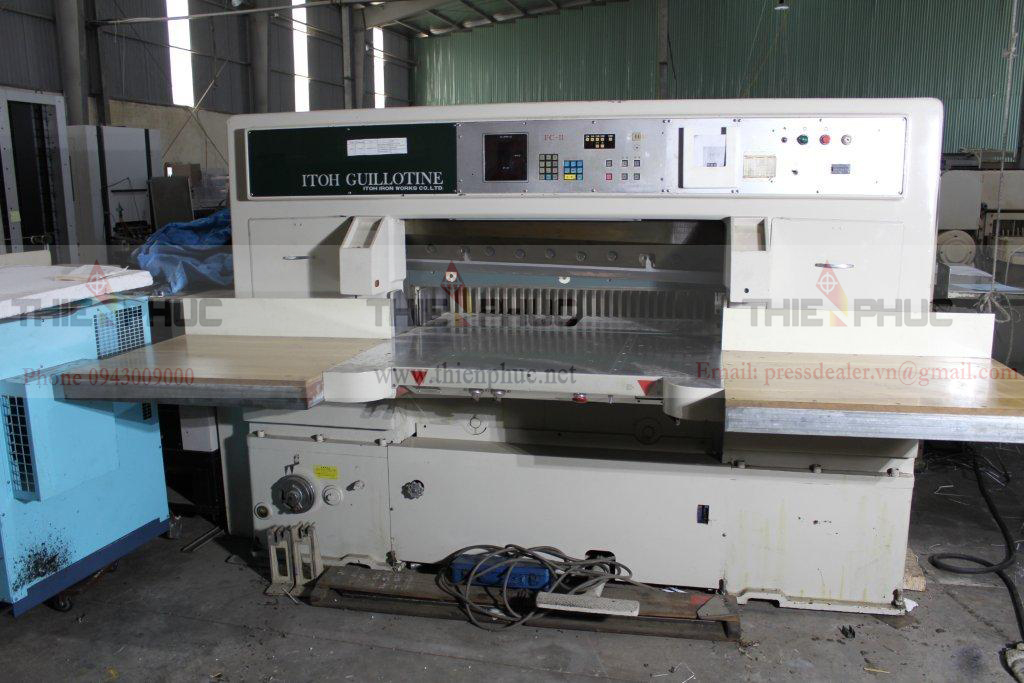 Máy cắt xén giấy TP154