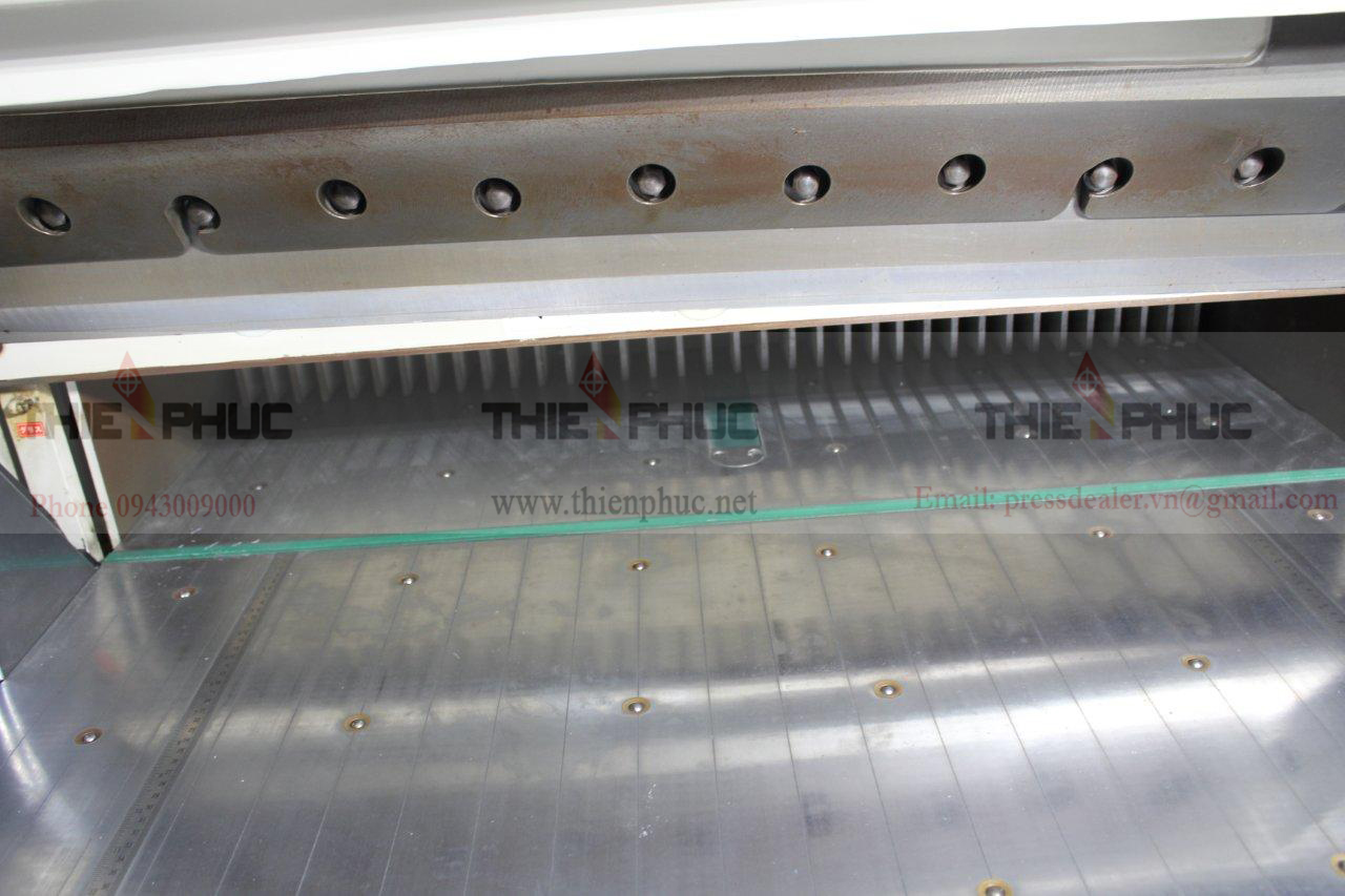 Máy cắt xén giấy TP191