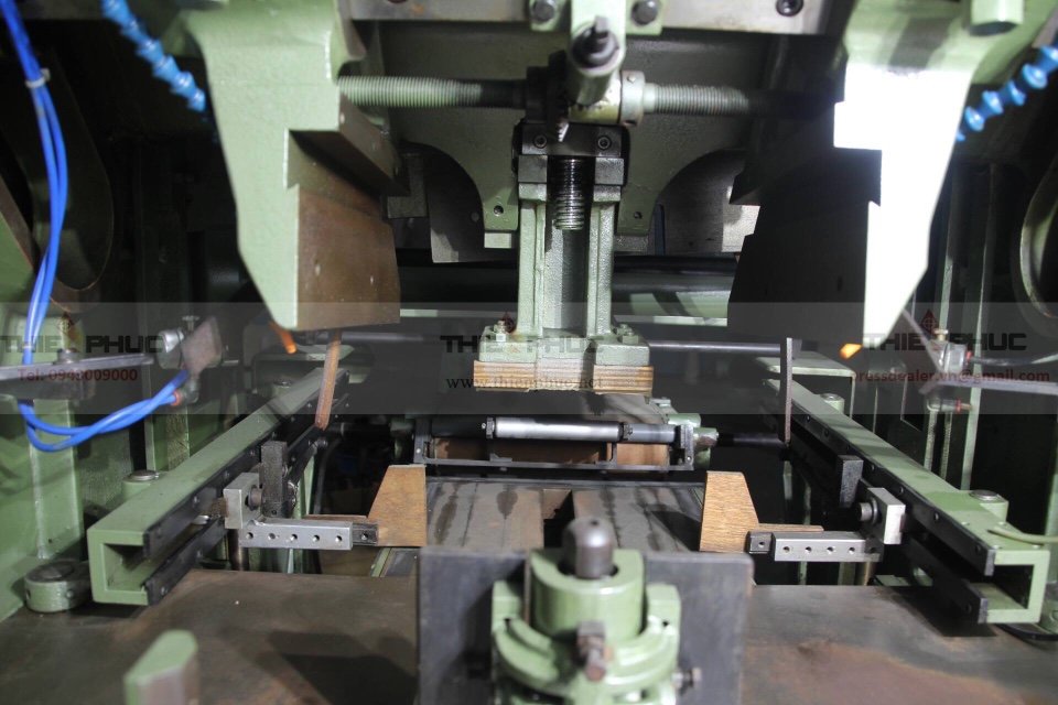 Máy dao cắt 3 mặt Yoshino