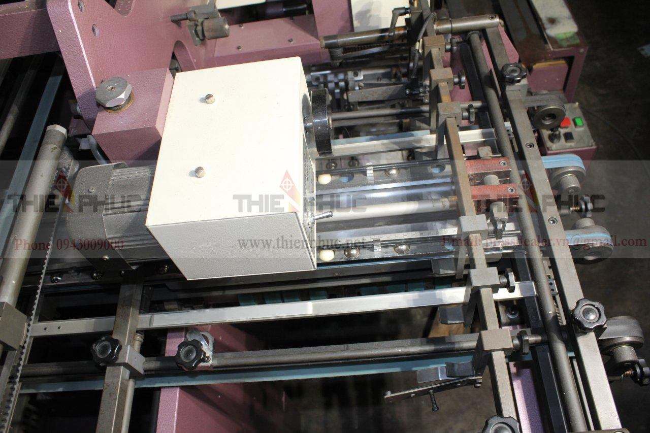 Máy gấp giấy TP319