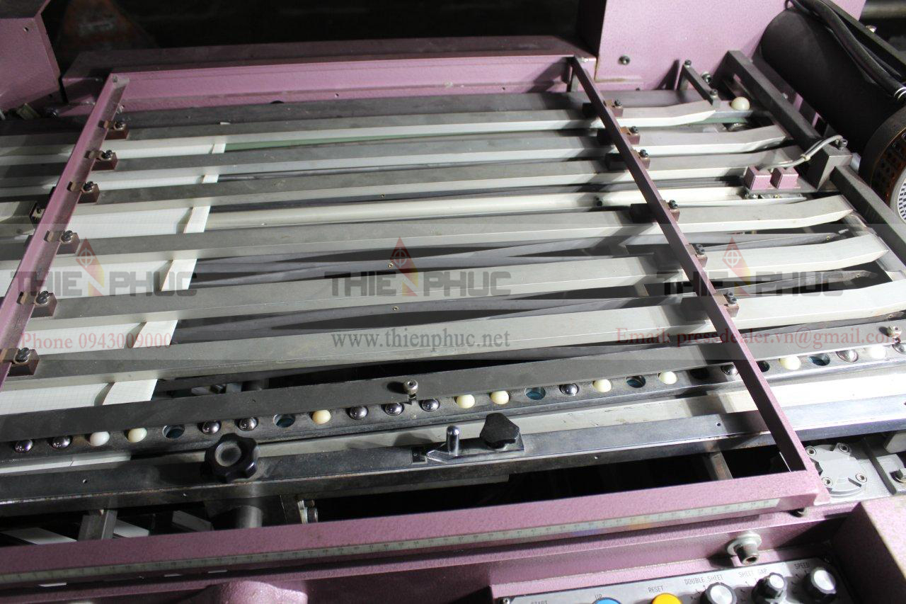 Máy gấp giấy TP319