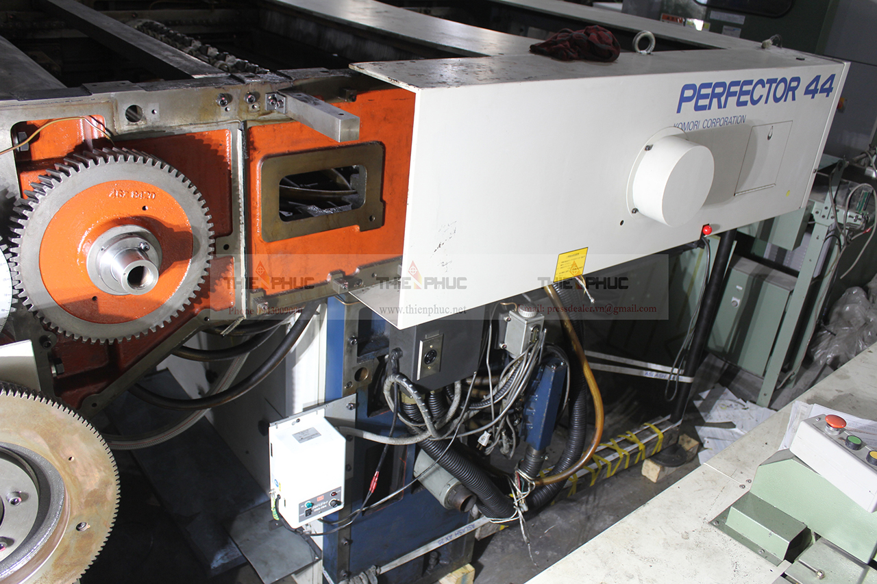 Máy in offset 1/1 LP44 TP400